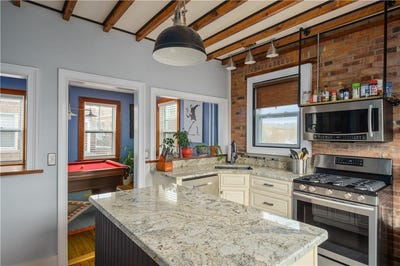 /international/us/209-3rd-street-newport-ri-110105904250/