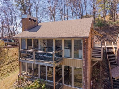 /international/us/42-doe-valley-dr-hillsville-va-110107885490/