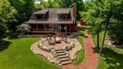 /international/us/2086-82nd-street-ne-boy-river-mn-110108919096/