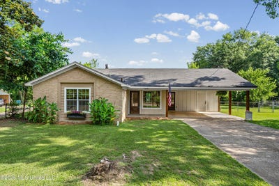/international/us/108-e-mclaurin-street-sardis-ms-110108584887/