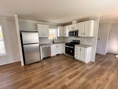 /international/us/10601-hulser-rd-utica-ny-110109406921/