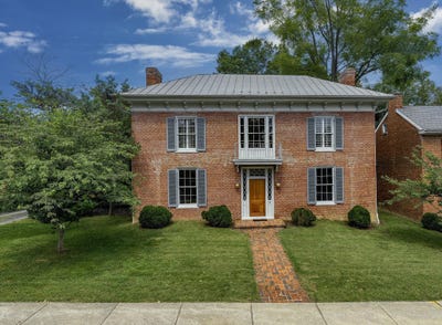 /international/us/321-s-main-st-lexington-va-110101858561/
