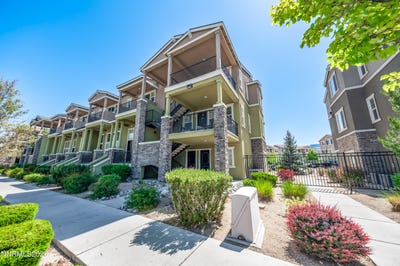 /international/us/2490-eastshore-place-reno-nv-110107882943/