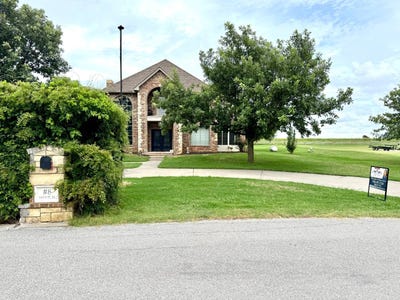 /international/us/8-eagle-mountain-rd-lawton-ok-110100552685/