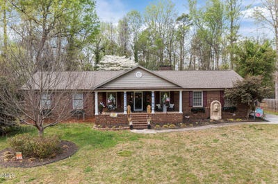 /international/us/117-forestview-drive-elon-nc-110106987404/