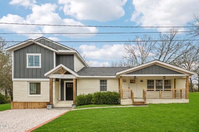 /international/us/117-w-allen-street-four-oaks-nc-110119654552/
