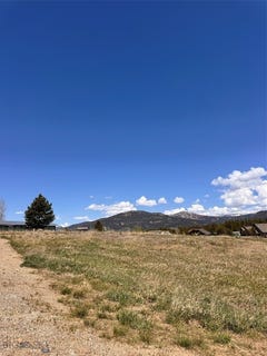 /international/us/76-buffalo-west-yellowstone-mt-110090605426/