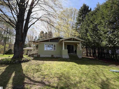 /international/us/11321-muskie-way-ellsworth-mi-110107053698/
