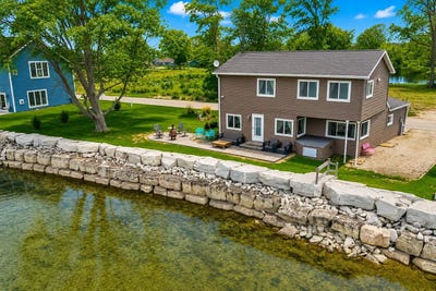 /international/us/3904-sand-bay-point-road-sturgeon-bay-wi-110107871548/