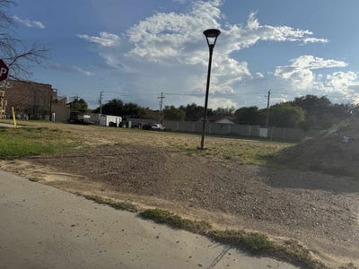 /international/us/7518-mcpherson-rd-laredo-tx-110102191284/