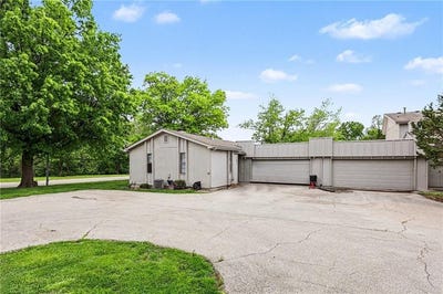 /international/us/14025-ballantrae-drive-grandview-mo-110107690798/
