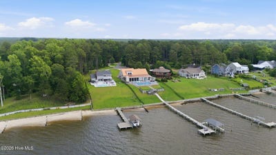 /international/us/685-raymond-road-arapahoe-nc-110108427445/