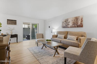 /international/us/22050-calvert-street-woodland-hills-ca-110106324510/