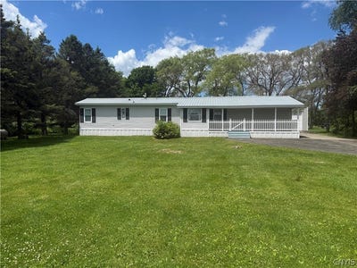 /international/us/688-clark-street-extension-groton-ny-110108852526/