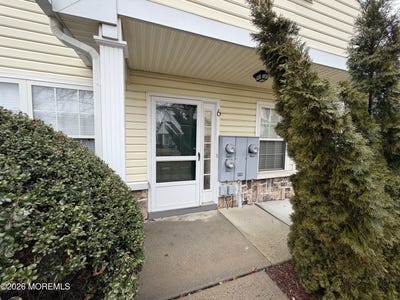 /international/us/6-nashville-court-tinton-falls-nj-110106271970/