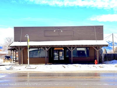 /international/us/55-n-main-street-victor-id-110106202264/