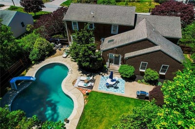 /international/us/122-sylvan-drive-east-greenwich-ri-110108534547/