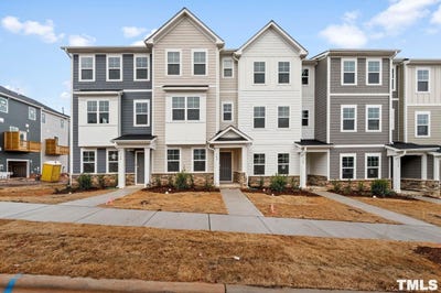 /international/us/742-cormiche-lane-wake-forest-nc-110107585689/