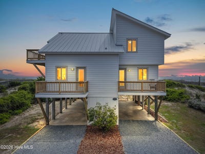 /international/us/645-caswell-beach-road-oak-island-nc-110107731628/