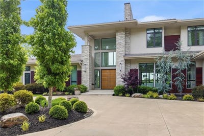 /international/us/10670-w-192nd-place-spring-hill-ks-110108218218/