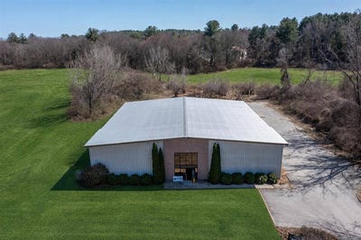 /international/us/30-crabtree-lane-woodstock-ct-110110371021/
