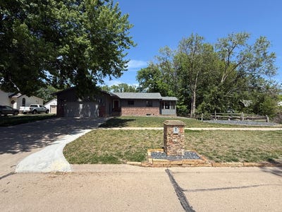 /international/us/624-eads-ave-hebron-ne-110107817797/