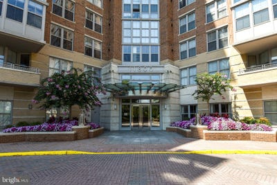 /international/us/11800-sunset-hills-road-reston-va-110108386218/