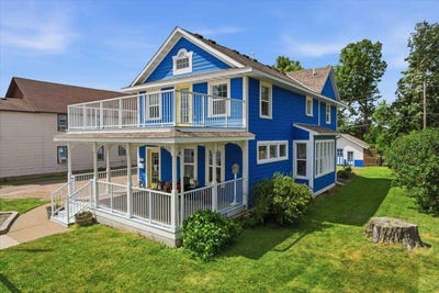 /international/us/90-maple-avenue-e-mora-mn-110108903636/