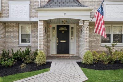 /international/us/25-fairway-circle-s-manhasset-ny-110107397871/