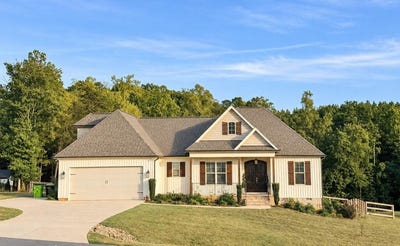 /international/us/8833-belews-ridge-road-nc-110119520202/