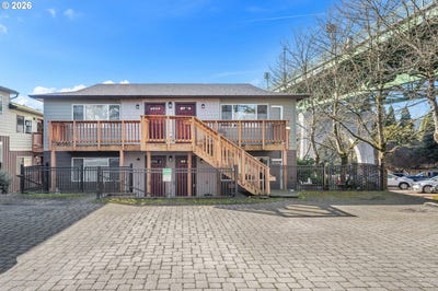/international/us/8682-n-willamette-blvd-portland-or-110105728301/