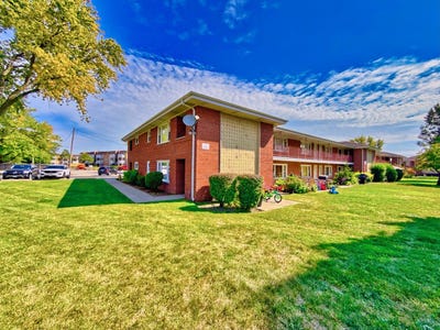 /international/us/1111-e-algonquin-road-arlington-heights-il-110102018359/