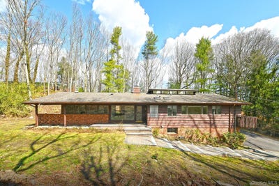 /international/us/10-ponderosa-drive-melville-ny-110107078728/