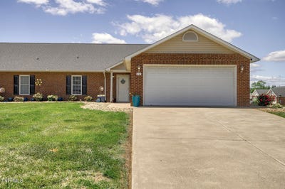 /international/us/82-clear-mountain-trail-greeneville-tn-110108091169/