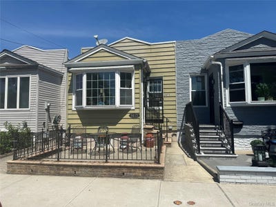/international/us/64-73-59th-avenue-maspeth-ny-110108034355/