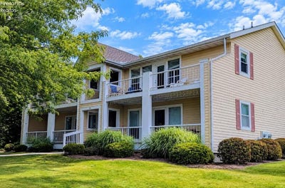 /international/us/311-n-lake-pine-drive-marblehead-oh-110119760749/