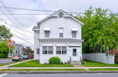 /international/us/159-grand-avenue-saratoga-springs-ny-110100250265/