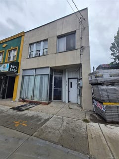 /international/us/14509-rockaway-boulevard-jamaica-ny-110110352090/