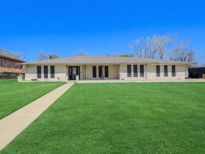 /international/us/2613-brookhaven-drive-denison-tx-110106786130/