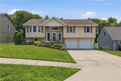 /international/us/7309-erika-court-pleasant-valley-mo-110109058583/