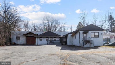 /international/us/3626-winding-way-newtown-square-pa-110100571171/