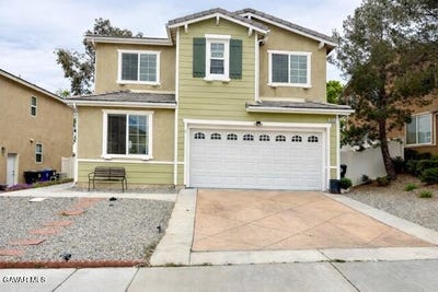 /international/us/16149-crespin-court-victorville-ca-110106847369/
