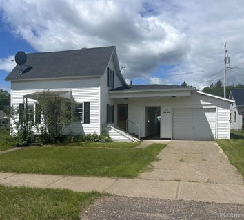/international/us/377-pine-street-republic-mi-110108933446/