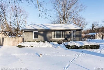 /international/us/4383-green-lake-road-west-bloomfield-twp-mi-110105361299/