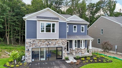 /international/us/726-hardman-drive-westover-wv-110100744959/