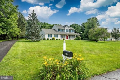 /international/us/5751-kingsfield-drive-narvon-pa-110100801068/
