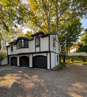 /international/us/14-hillspoint-road-westport-ct-110108538327/