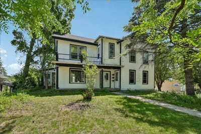/international/us/408-w-lake-street-lake-mills-wi-110108818133/