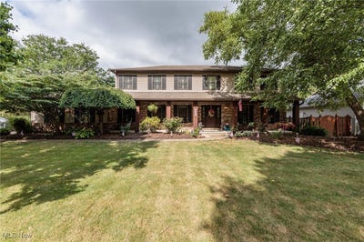 /international/us/6252-pebblebrook-lane-north-olmsted-oh-110100798479/