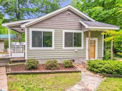 /international/us/189-friendly-circle-saluda-nc-110107875964/